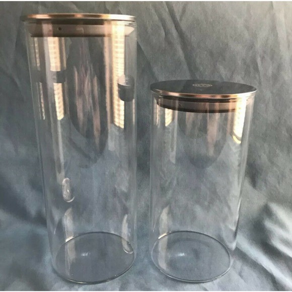 Set of 2 Clear Glass Master Chef Canisters Sealing Stainless Lids 6.5” & 8.5” - Picture 2 of 9